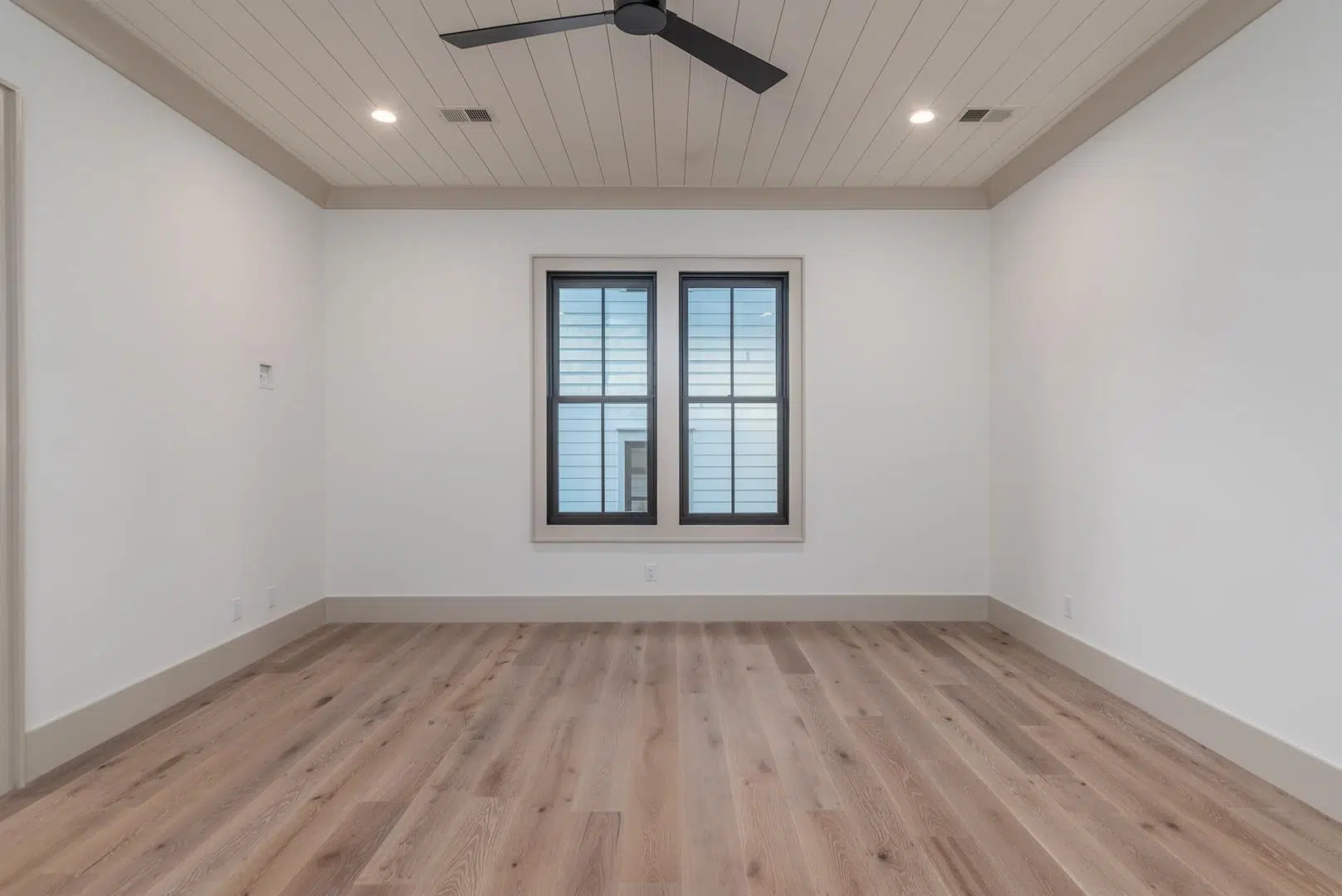 Accent-Walls_Rucker_28RedKnot00028.jpg