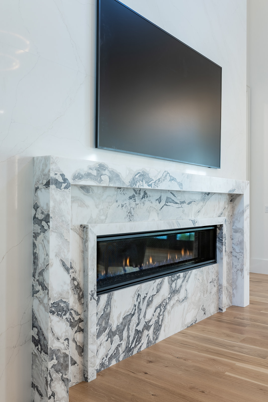 33 Lupine Fireplace